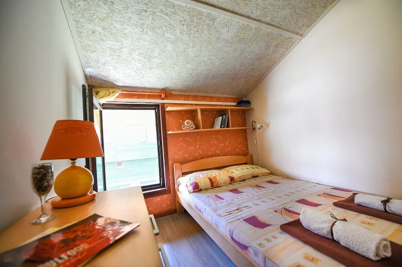 San Art Floating Hostel & Apartments