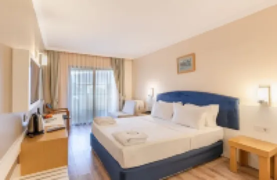 L'Ancora Beach Hotel