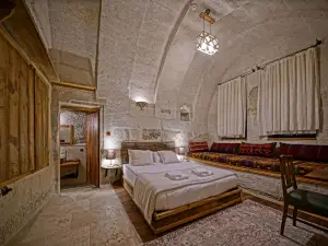 Naraca Cave House