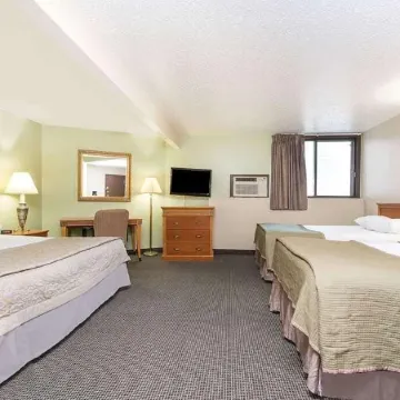 Bison Inn and Suites