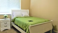 3臥室 2.5浴室 5床 - 近市中心 Luminess （12802 Capricorn St Stafford, TX 77477）附近的飯店