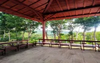 Binakarya Homestay Syariah - vue sur la montagne
