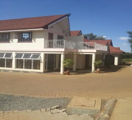 Queens Garden Hotel Отели в г. Элдорета