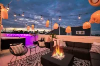 Paradise Palace Best Rooftop in Htx w Hot Tub