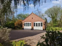 Cosy and Secluded Brook-Side Lodge Hotels in Sleaford