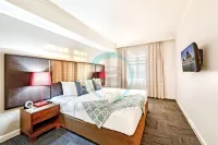 Coastal Splendor Seaview Pool Balcony Dining