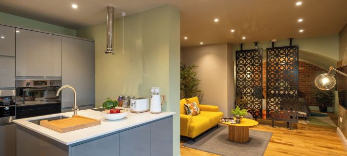 Commandery Vaults - Luxury Apartment in City Centre with Sky TV Hotels in Worcester