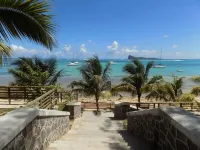 Xanadu Beach Villa 1 Min Walk to the Beach Hotel di Cap Malheureux
