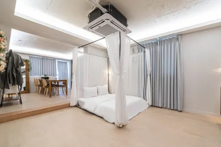 Geoje Dongbeck Hotel Gohyeon Отели рядом с достопримечательностью «Коджедо»