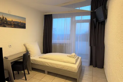 Hotel Main Taunus - 2 ดาว