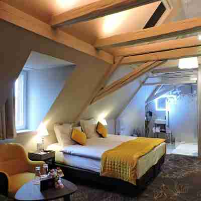 Hôtel La Couronne Rooms