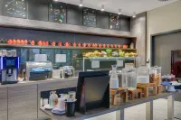 康鉑飯店慕尼黑森德靈 - 早餐