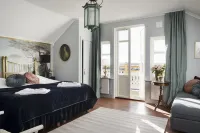 Strandflickornas Annex Gula Villan Hotels in Lysekil