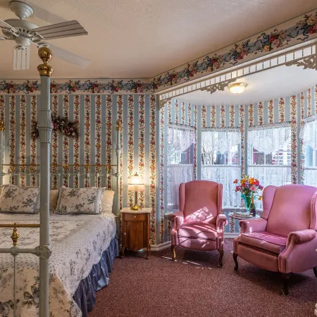 Apples Bed and Breakfast Inn