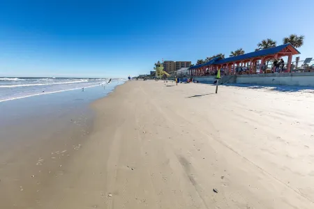 Flagler Suites 3 Отели рядом с достопримечательностью «Парк Смирна Дюнс»