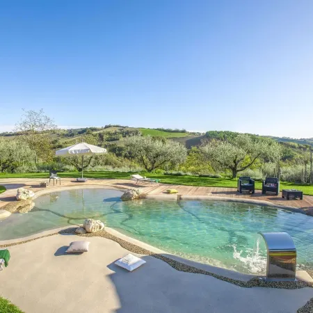 Lavish Home in Fermo with Pool