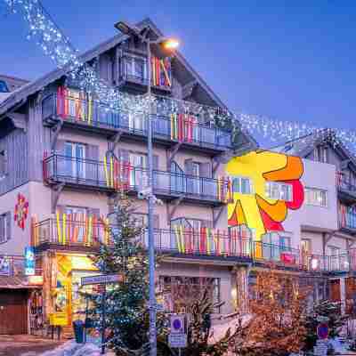 PopAlp Hotel Exterior