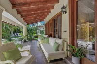 Beautiful Villa with Pool Gym and Maid