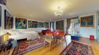 Besharat Gallery & Museum Hotels in Bois-le-Roi