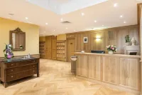 MÉDICIS Home Dijon les Petites Roches Hotels in Longvic