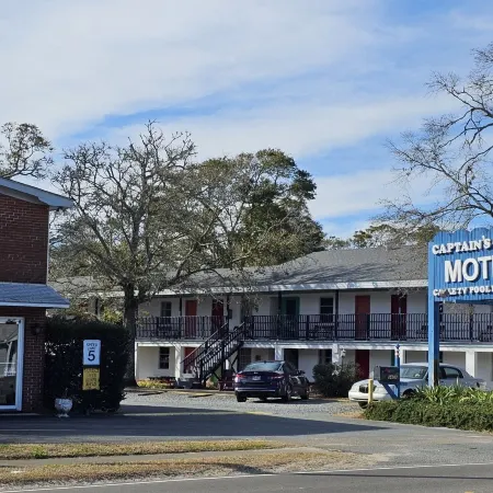 Captain's Cove Motel