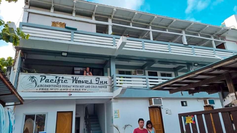 Pacific Waves Inn