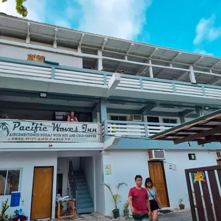 Pacific Waves Inn