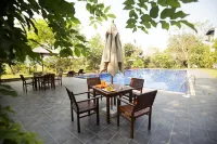 Grand Tamarind Lake - Pools