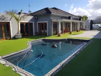 Two Fat Owls Guesthouse - piscina