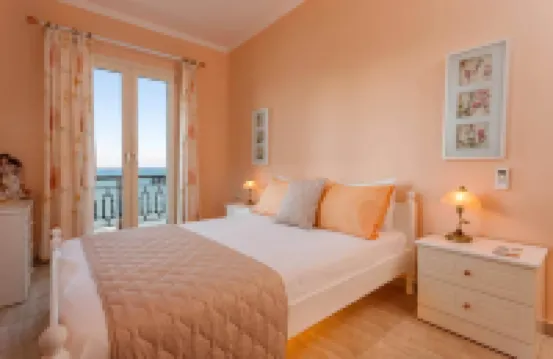 Villa Elizabeth - Seafront Classic Villa!