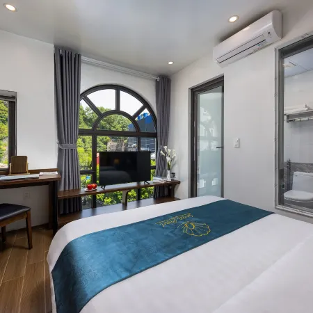 Cat Ba Green Pearl Hotel Отели рядом с достопримечательностью «Порт Cat Ba»