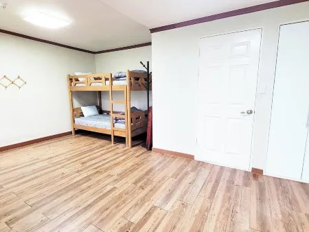 Seorak Bloominghill Отели рядом с достопримечательностью «Biryong Falls»