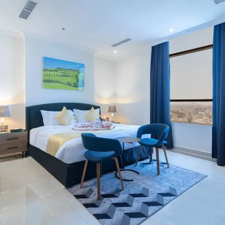 The Gate Hotel and Apartments