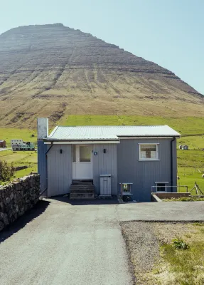 Sea and Mountain View | Scenic Village | 2Br House Hotels near Malinsfjall