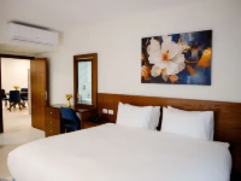 アル-イスティクラル・スイーツ ラマッラのホテル