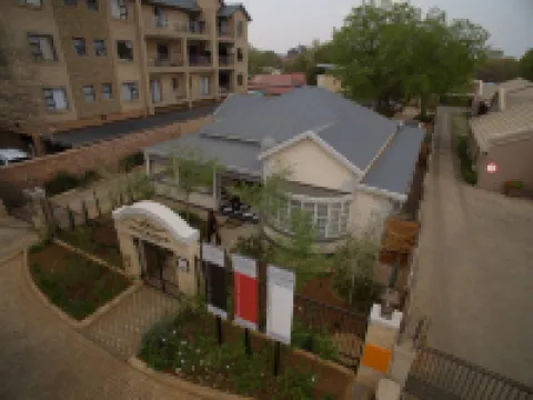 Grey Manor Guesthouse Отели в г. 