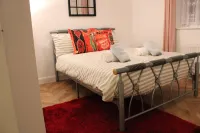 Apartment - Sleeps 2 - Parking - Station Close