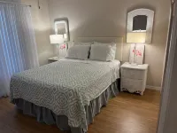 Discover the Villages! Pet Friendly with Golf Cart in Prime Location &  Shopping