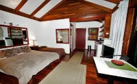 Black Cockatoo Lodge