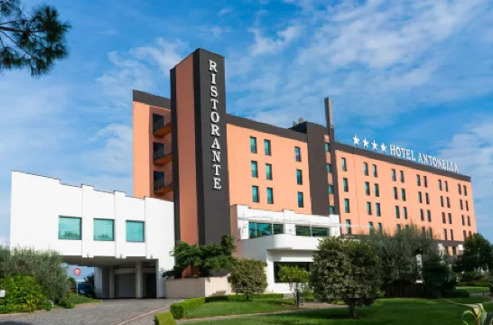 โรงแรม SHG อันโตเนลลา