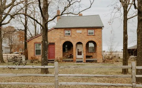 Experience Beautiful Pioneer Home In Nauvoo!