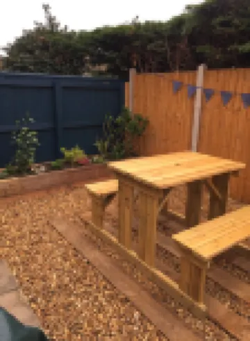 Cosy, traditional Norfolk cottage with option to book beach hut (seasonal)