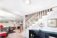 Elegant Southern Cottage/Downtown Pied-a-Terre near Island Beaches