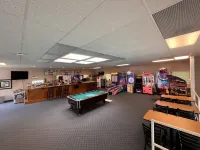 Oceanfront, Poolside, Summerwinds, ton of amenities