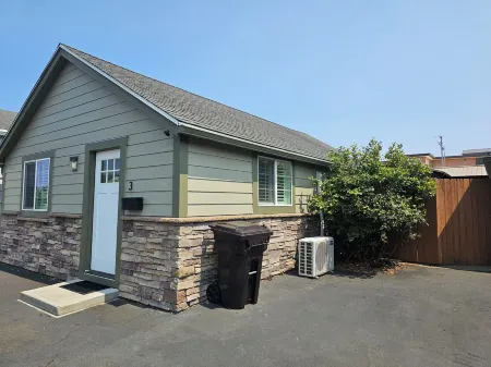 Spectacular Modern Luxury!