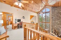VIEWS of the Appalachian MTN in cozy cabin w/ HOT TUB