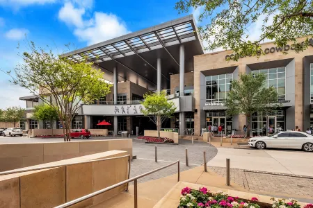 Central Frisco Townhouse | Walk to Cafes & Bars Отели рядом с достопримечательностью «Парк Вивиан Старк Мак-Каллум»