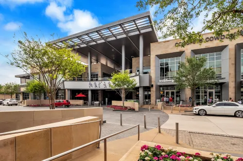 Central Frisco Townhouse | Walk to Cafes & Bars