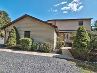 Big and Spacious 4 bed, 4 bath near Camelback. HOT TUB, PRIVATE OUTDOOR POOL