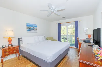 Community Pool and Jacuzzi with Modern Conveniences - Beautiful Oasis Hotel dekat World Tour Golf Links